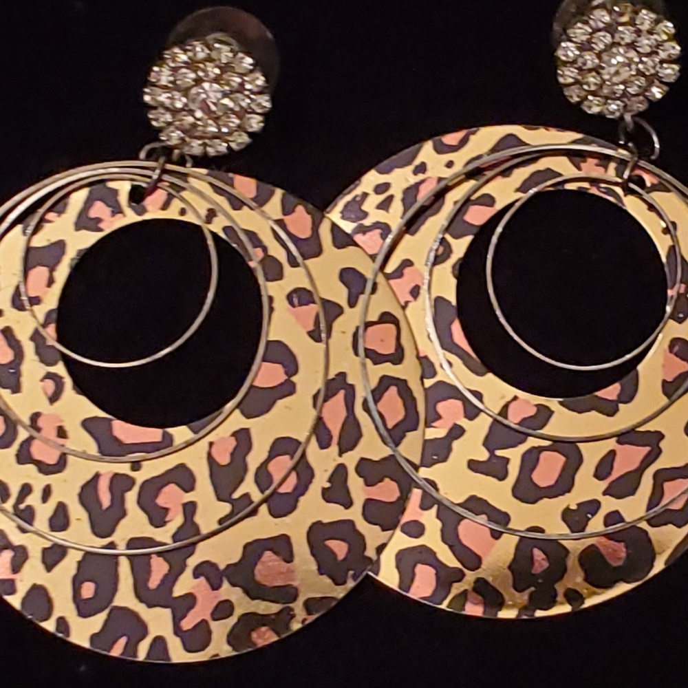 Guess Cheetah Print Crystal Earrings - Picture 2 of 5